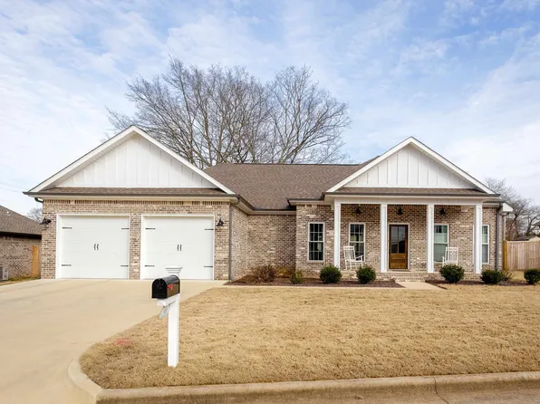 103 Foxbrier St, Muscle Shoals, AL 35661