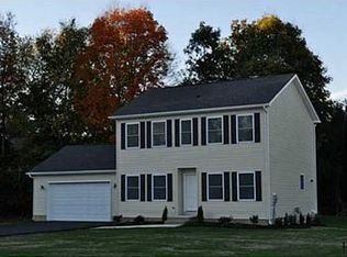 26 Suburban Ct, New Windsor, NY 12553