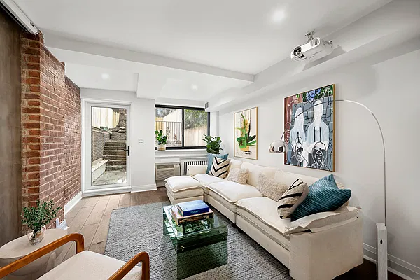 Sold by Compass | media 1