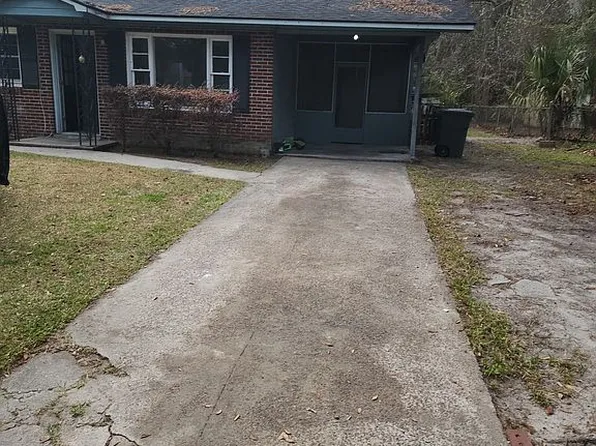 412 Rogers Rd, Hinesville, GA 31313