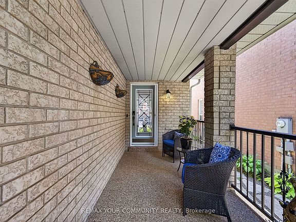3rd image of 126 Woodroof Cres