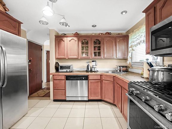 5th image of 712 Partridge Avenue