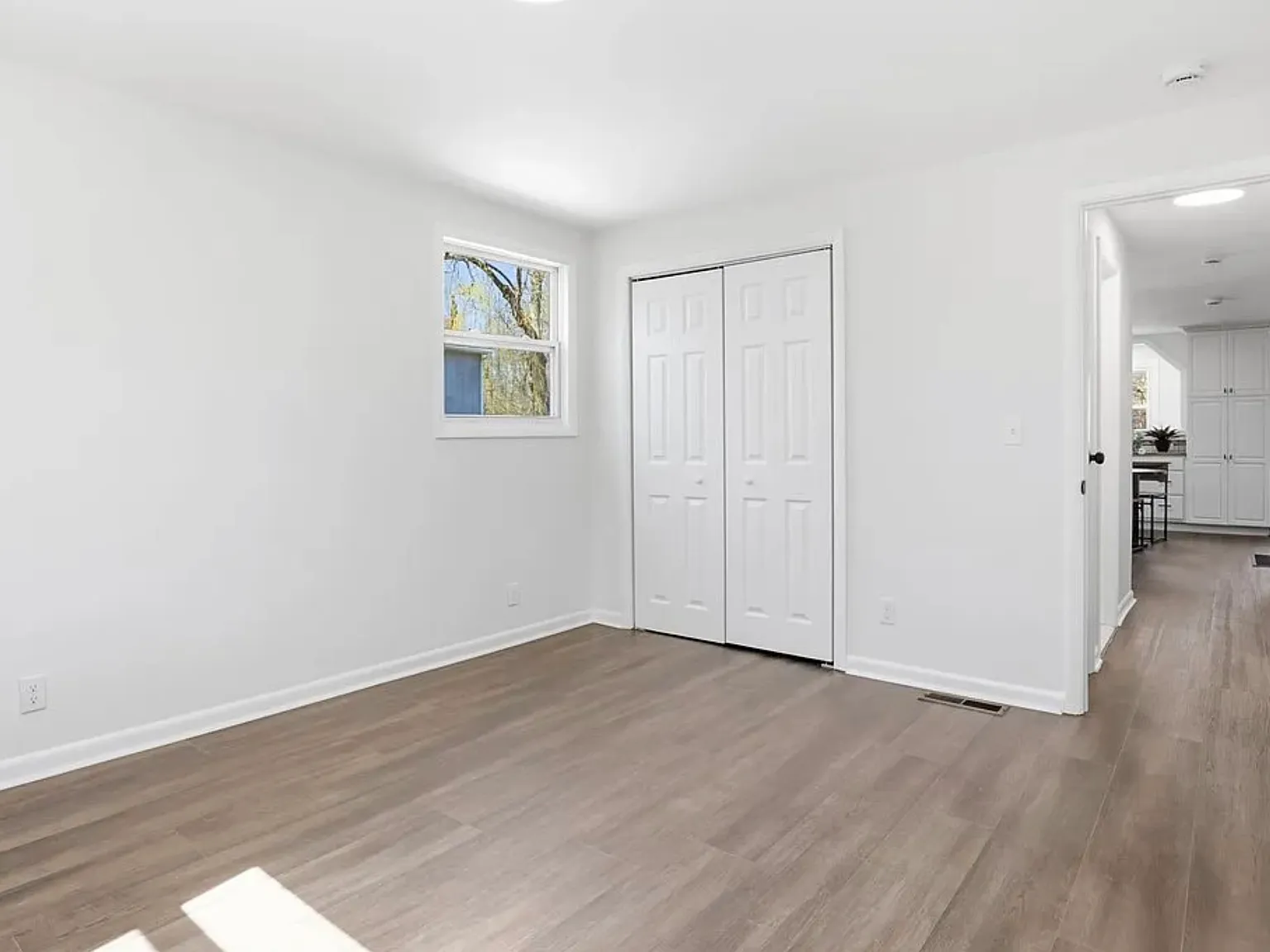 2 bed, 952 sqft, $800 — Photo 4