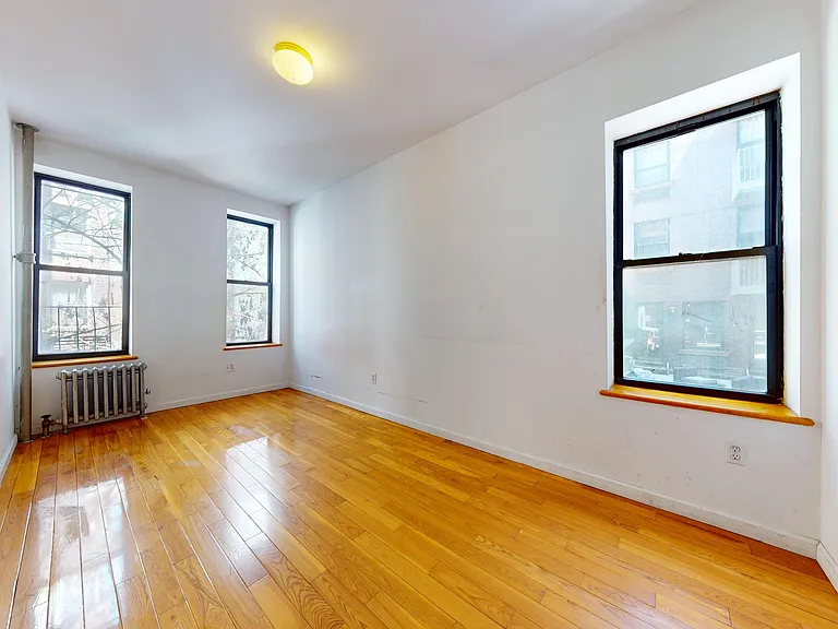 237 E 5th St #4 — Photo 10