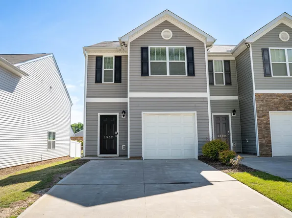 1552 Katherine Ct, Boiling Springs, SC 29316