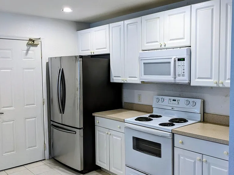 1804 Blue Heron Ln #C — Photo 10