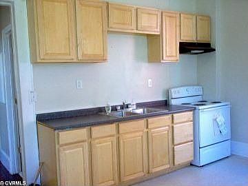3rd image of 2307 Lamb Ave