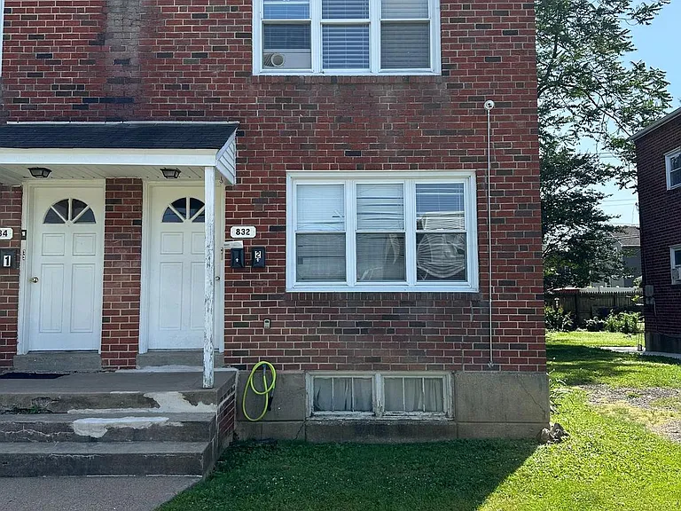 832 Fuller St — Photo 9