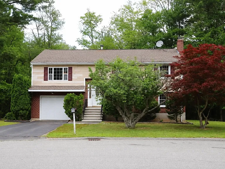 42 Wheatland St — Photo 3