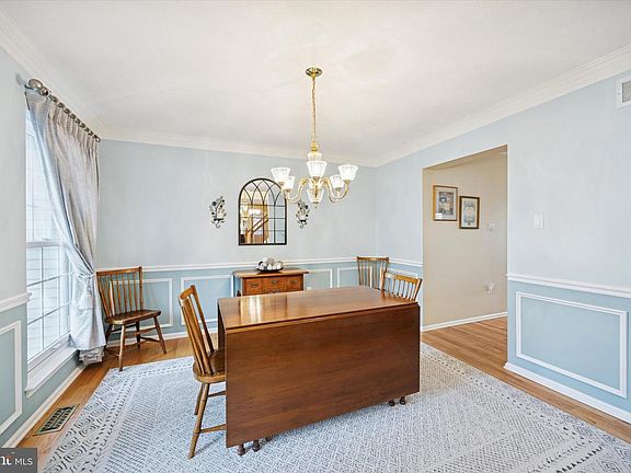 3rd image of 1008 Canter Cir
