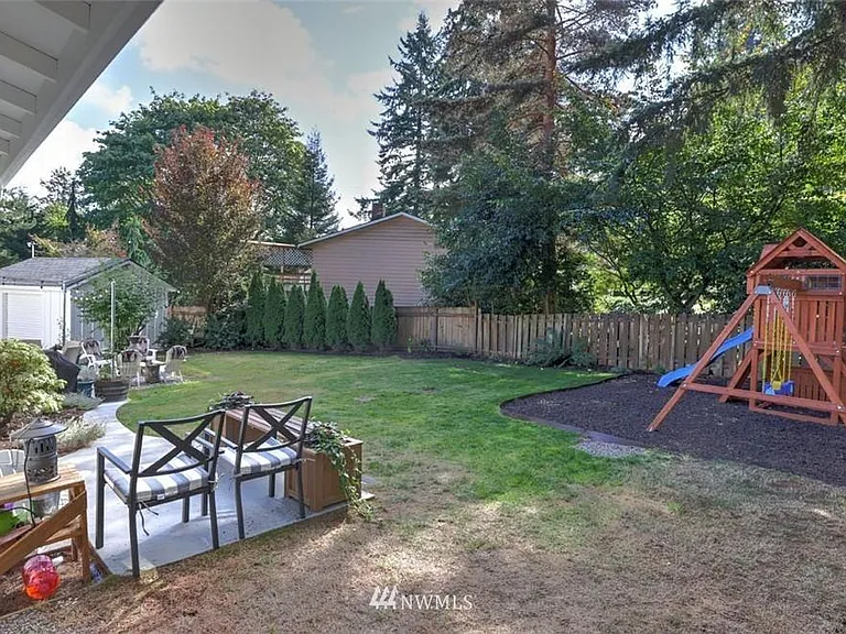 13823 NE 76th St — Photo 28