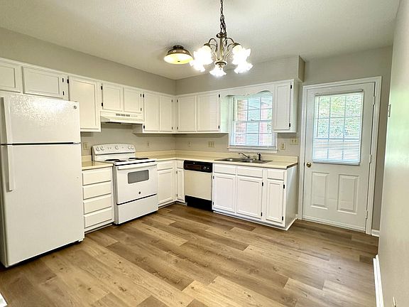 3rd image of 2314 Morningside Dr