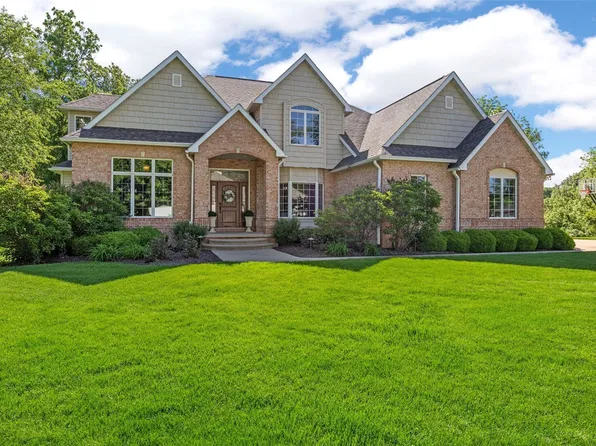 1630 Mackenzie Dr, Cedar Rapids, IA 52411