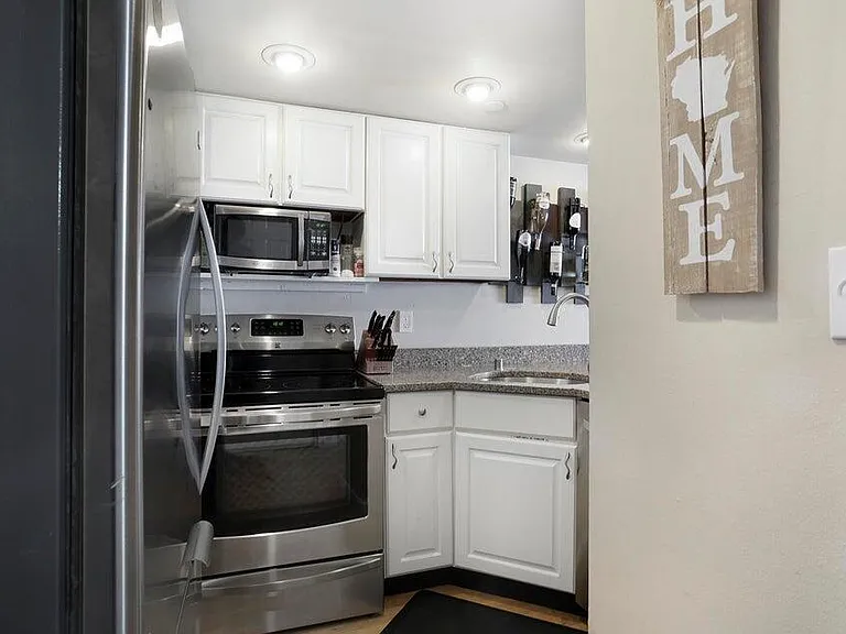 270 E Highland Ave — Photo 5