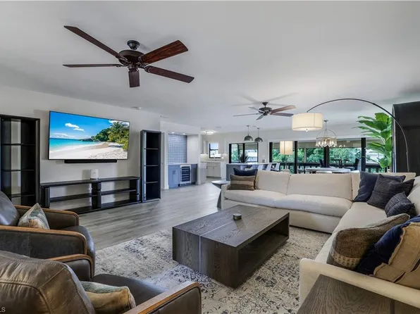 1390 Chesapeake AVE #1390, NAPLES, FL 34102