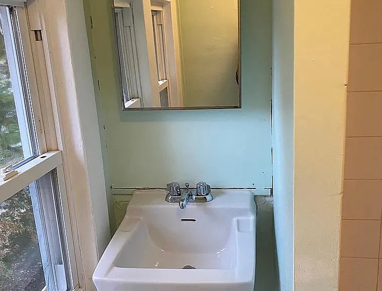 50 Walnut St #3 — Photo 3