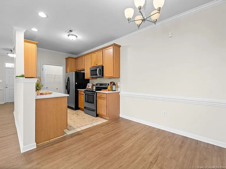 1329 Kershaw Loop #138 — Photo 5