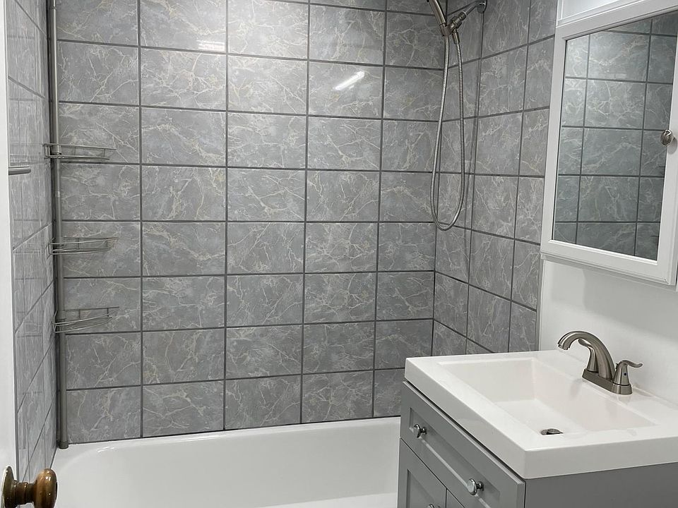 1st image of 522 21st St NW APT 703