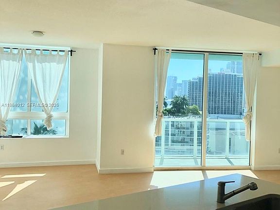 4th image of 1717 N Bayshore Dr #444