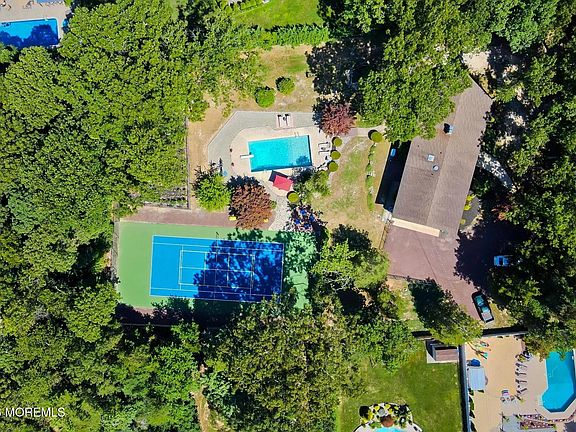 4th image of 684 Hill Road