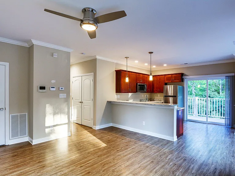7410 Southpark Pl #203 — Photo 1