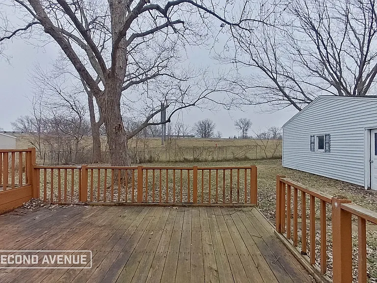 689 Lucille Dr — Photo 23