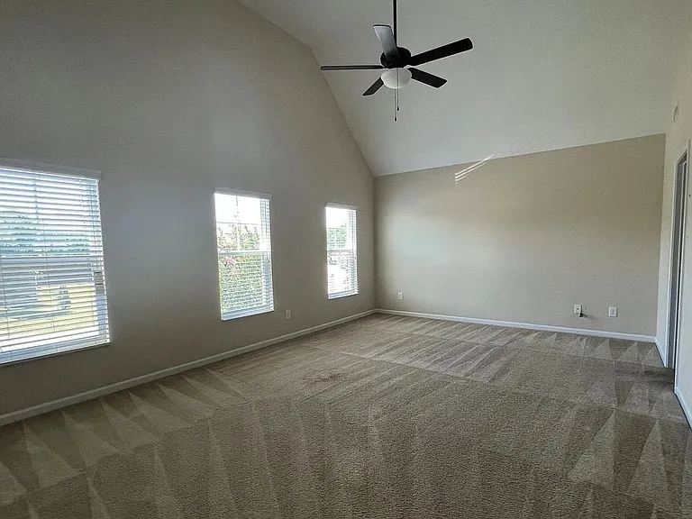 44 Salisbury Ln — Photo 12