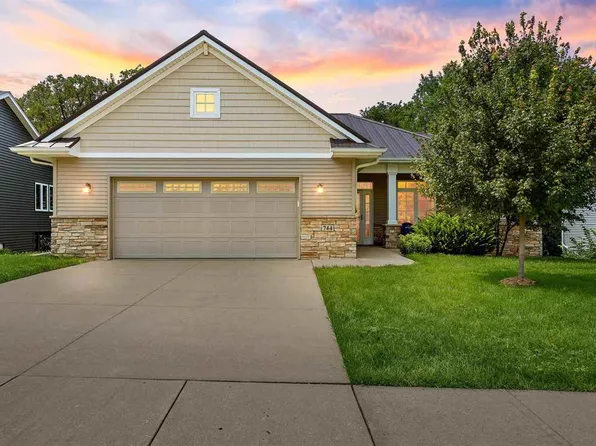 744 Galway Dr, Iowa City, IA 52246