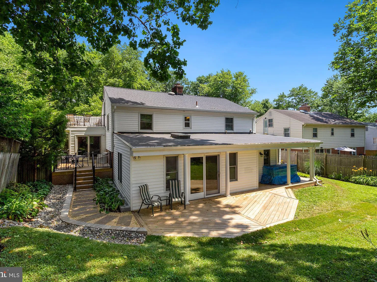 5 bed, 3700 sqft, $5,200 — Photo 4