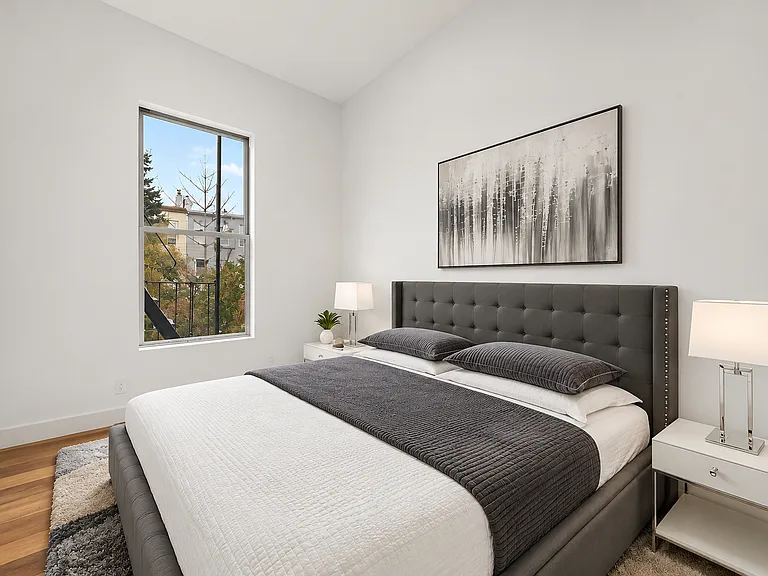556 Leonard St #2 — Photo 6