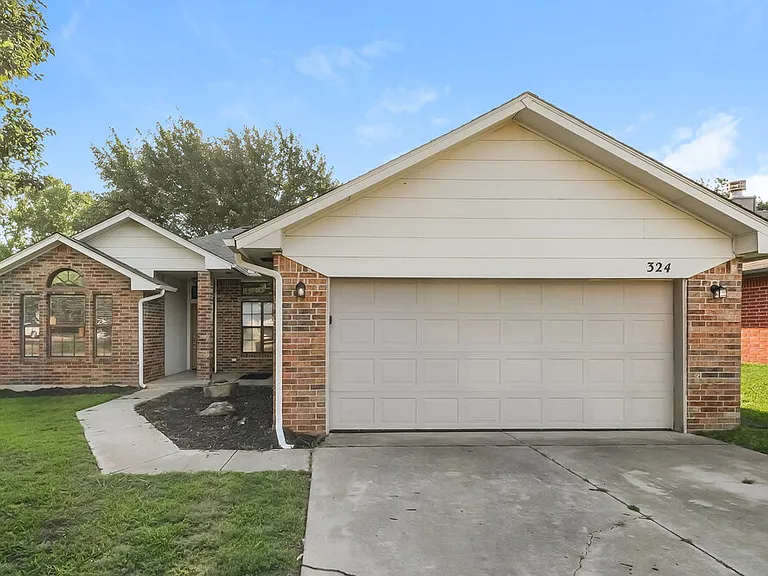 324 Marrgate Dr — Photo 1