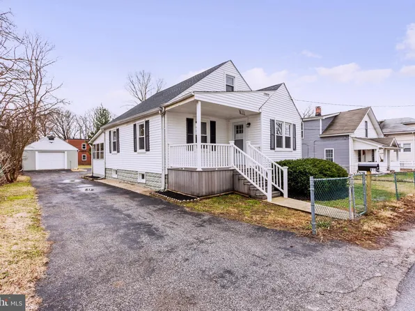 913 Lutz Ave, Essex, MD 21221