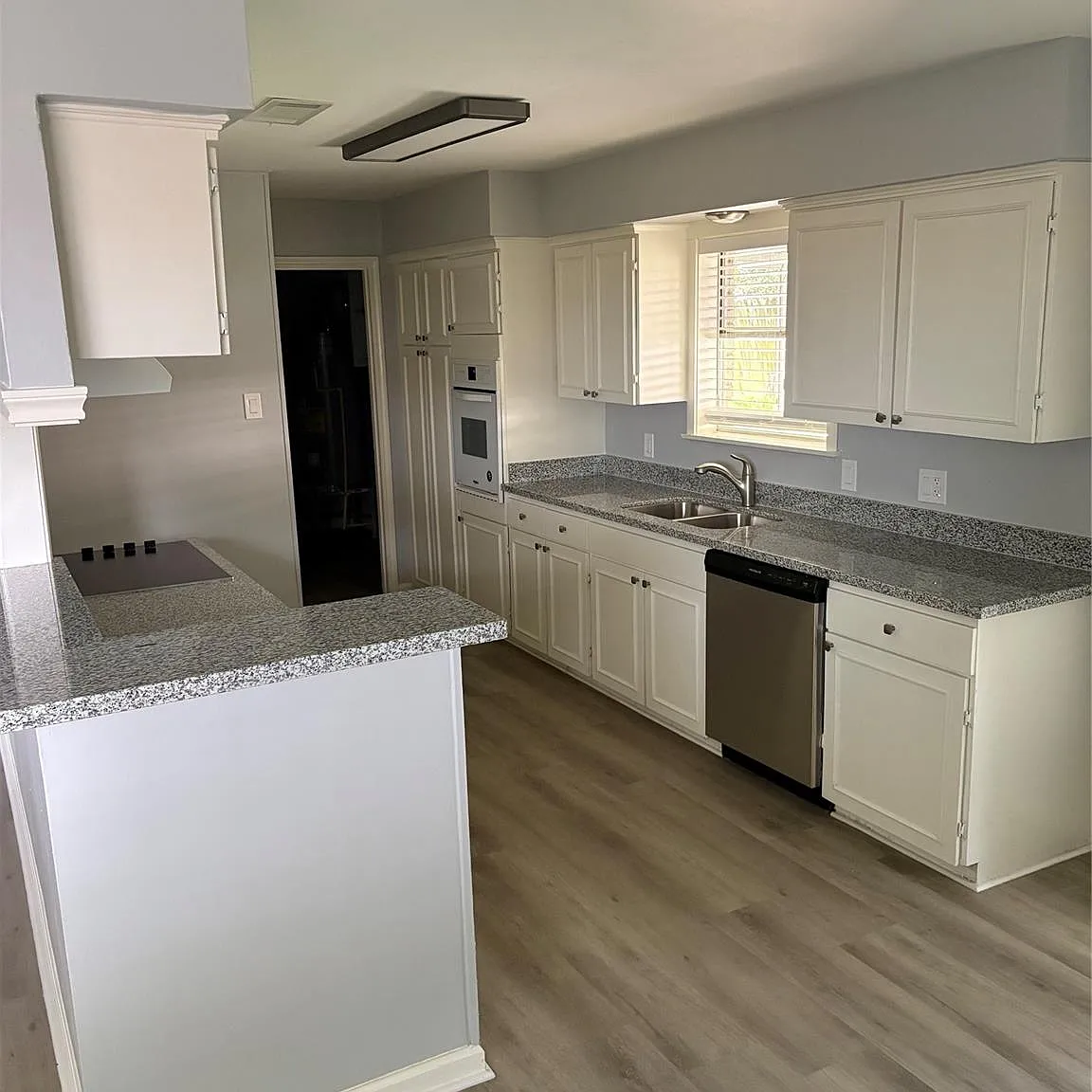 4 bed, 2.0 bath, 1684 sqft, $2,300 — Photo 3