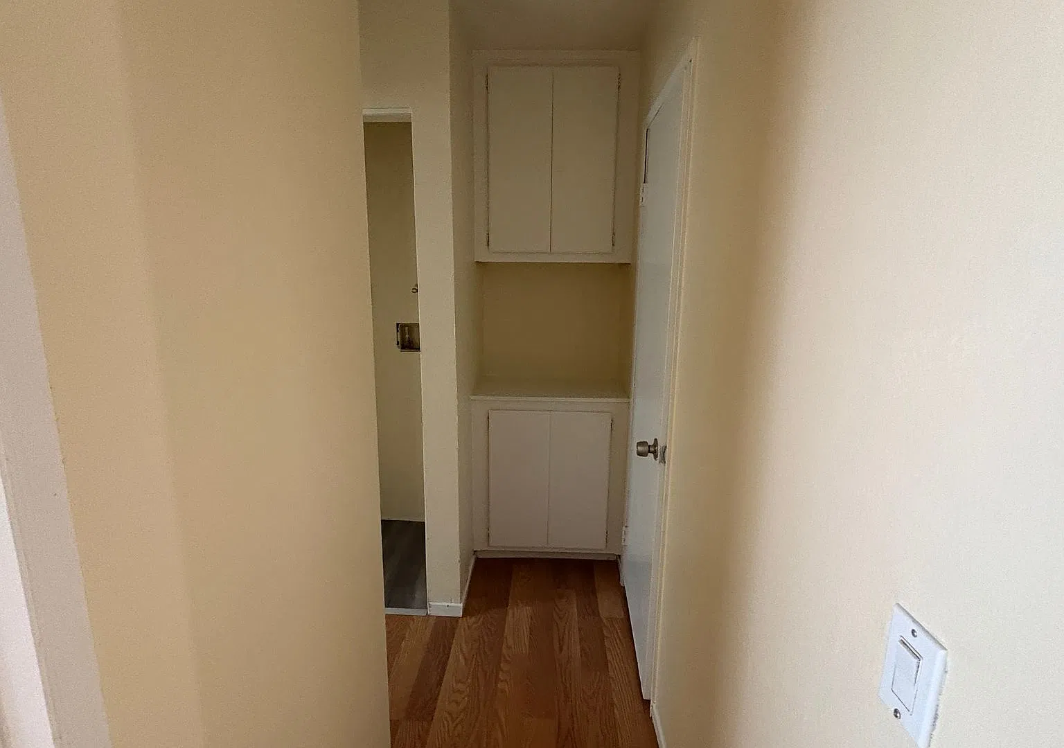 1 Bedroom Apartment for Rent — Photo 2