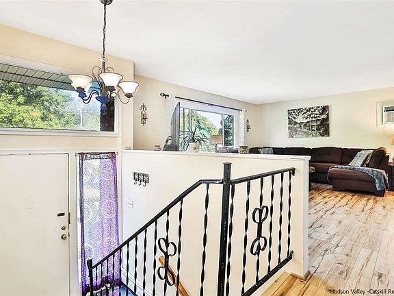 2nd image of 222 Vineyard Ave