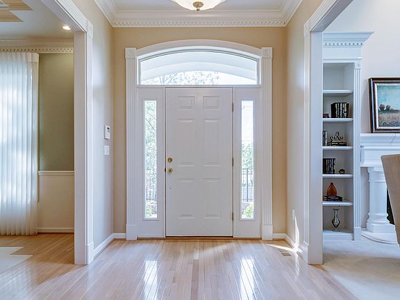 4th image of 12428 Questover Manor Ct