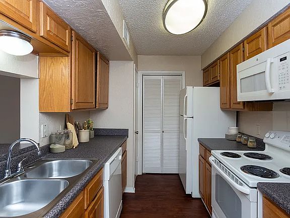 2nd image of 400 Preston Blvd #56120a0d0