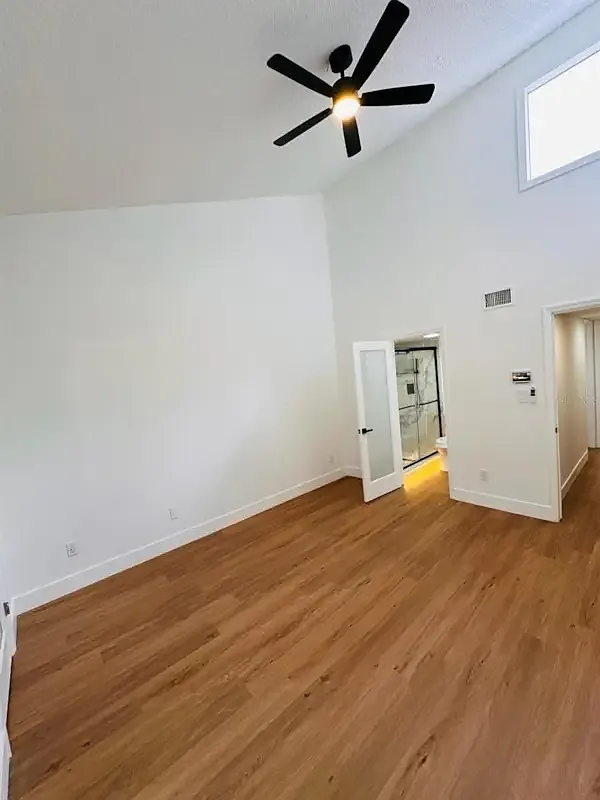2 bed, 1060 sqft, $2,099 — Photo 4