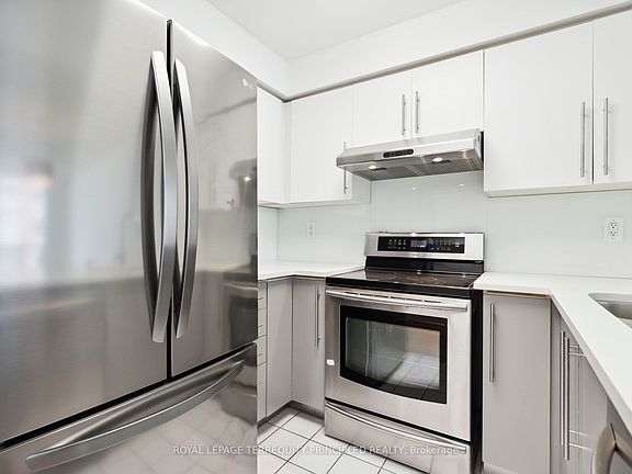 5th image of 942 Yonge St #418