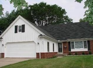 541 Meadow Springs Rd, Maumee, OH 43537