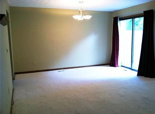 2nd image of 1235 Chartwell Carriage Way E