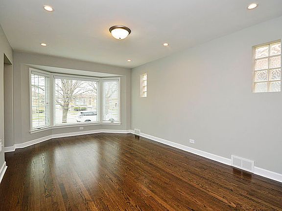 3rd image of 5127 N McVicker Ave