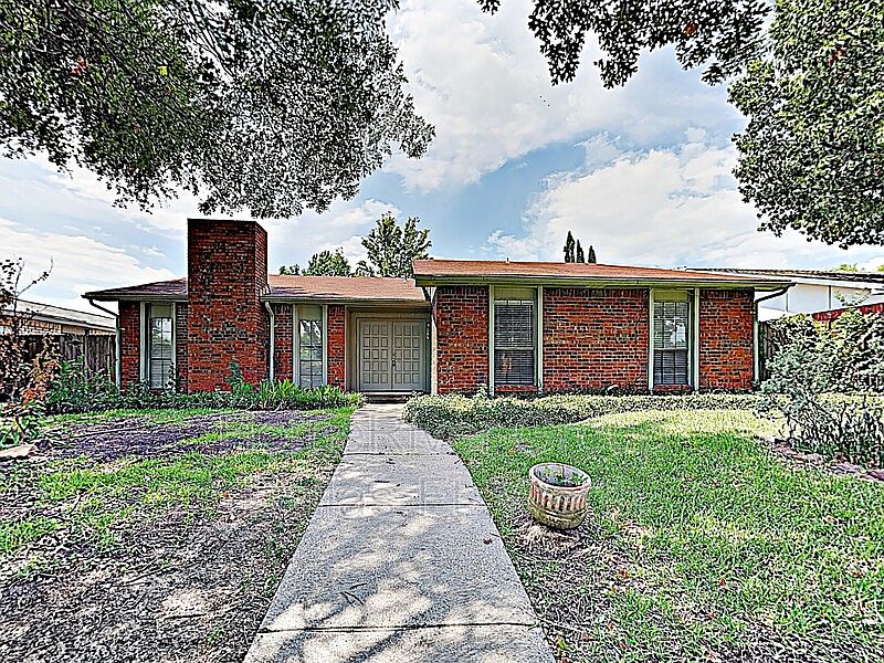 1st image of 243 Woodhurst Dr