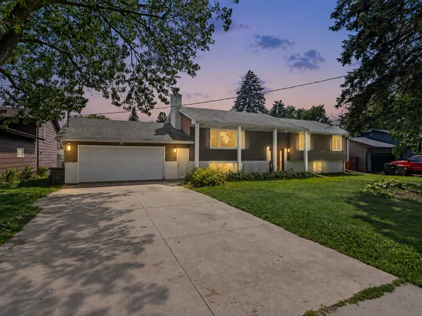444 County Road B E, Maplewood, MN 55117