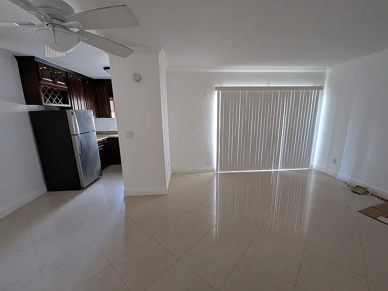 Montego Apartments — Photo 13