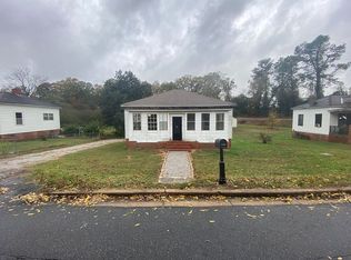 8 Walnut St, Great Falls, SC 29055