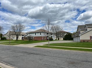 3209-3217-3225 Stonecreek Dr, Madison, WI 53719