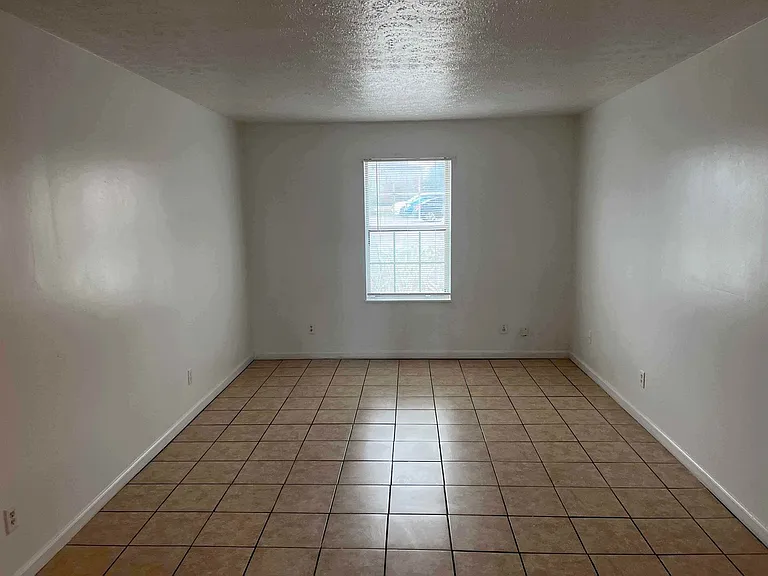 630 Seminole Rd — Photo 1