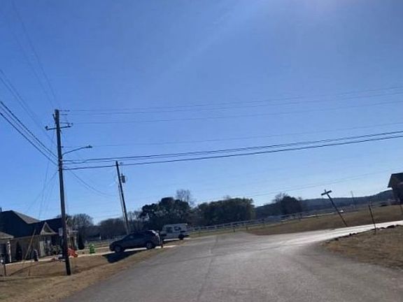 Exterior Neighborhood (street photo)