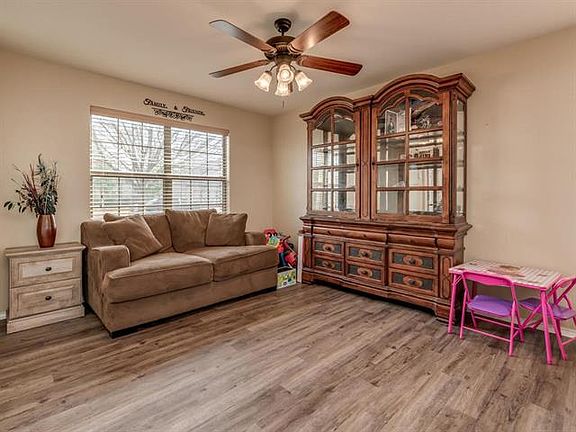 4th image of 4003 Great Basin Dr